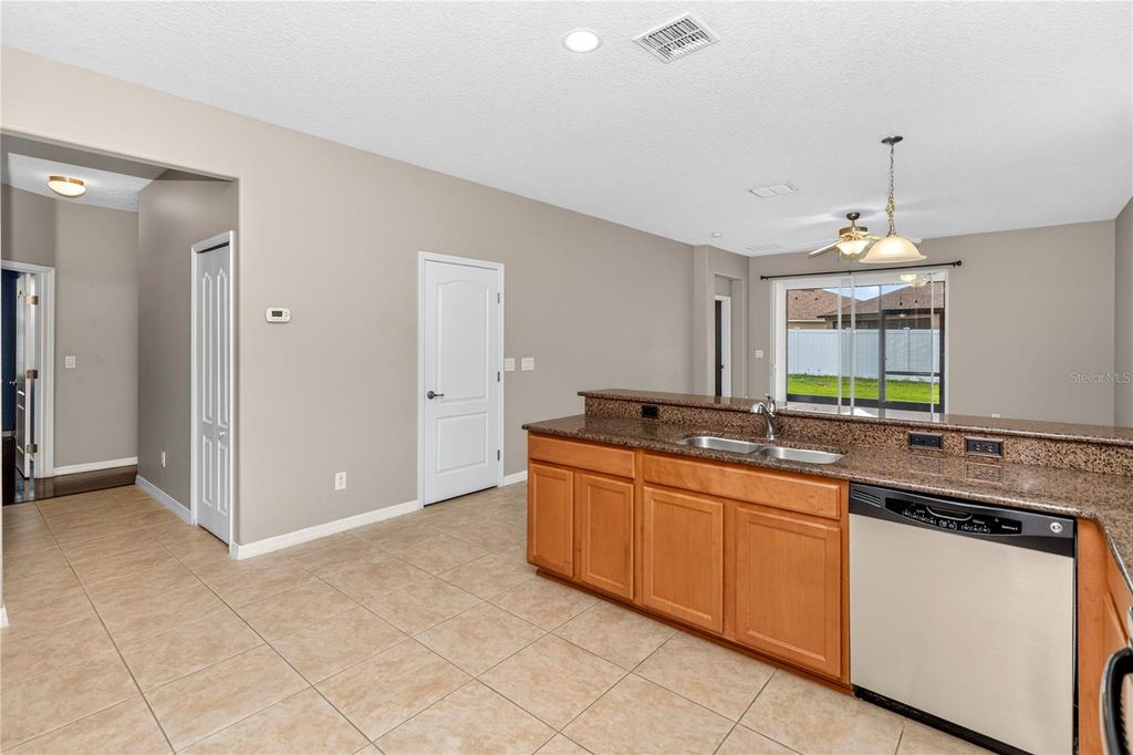 Image 8 of property listing at 14249 QUEENSIDE STREET, Orlando, FL 32824
