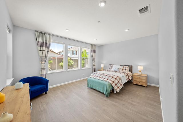 10442 Montaria Way, Elk Grove, CA 95757
