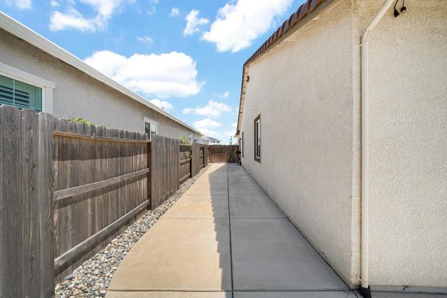 10442 Montaria Way, Elk Grove, CA 95757
