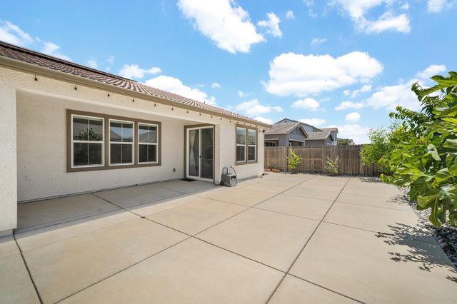 10442 Montaria Way, Elk Grove, CA 95757