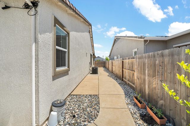 10442 Montaria Way, Elk Grove, CA 95757