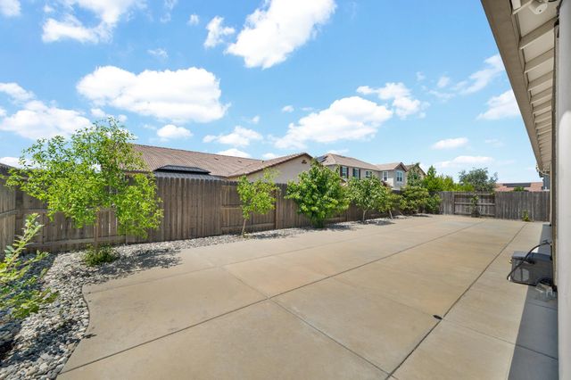 10442 Montaria Way, Elk Grove, CA 95757