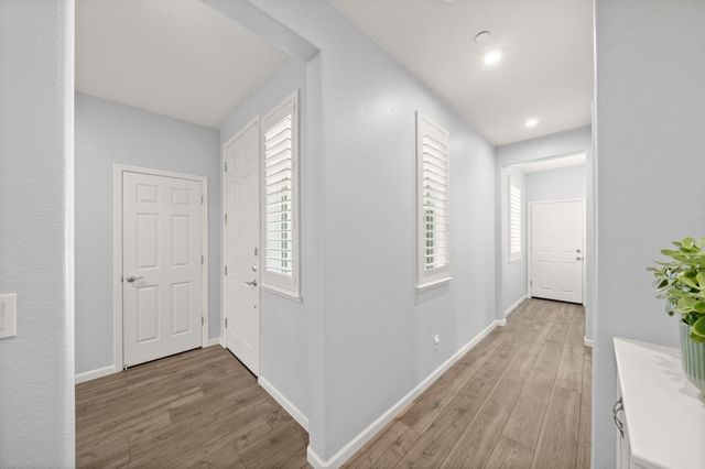 10442 Montaria Way, Elk Grove, CA 95757