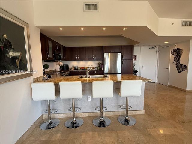 19900 E Country Club Drive 804, Aventura, FL 33180