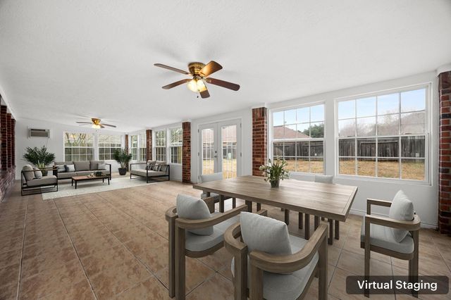 19226 Crescent Pass Drive, Tomball, TX 77375