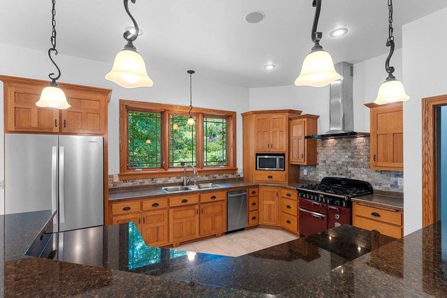 3940 SUNNYVIEW ROAD, De Pere, WI 54115