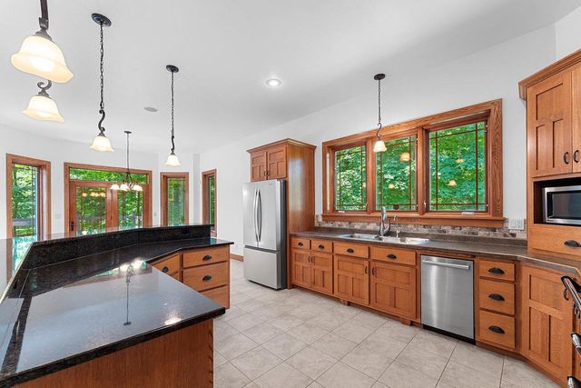 3940 SUNNYVIEW ROAD, De Pere, WI 54115
