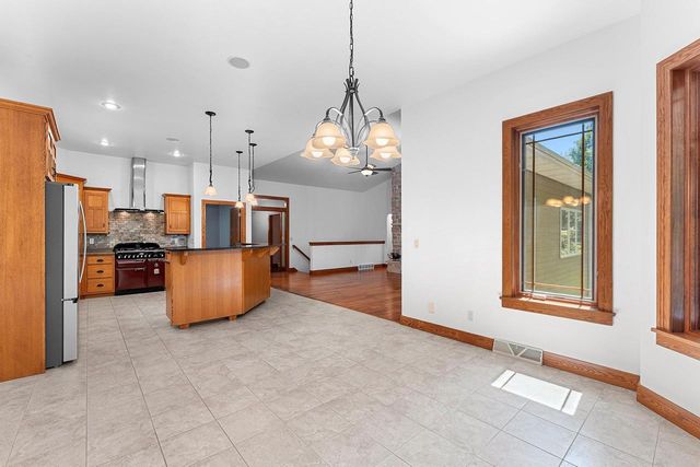 3940 SUNNYVIEW ROAD, De Pere, WI 54115