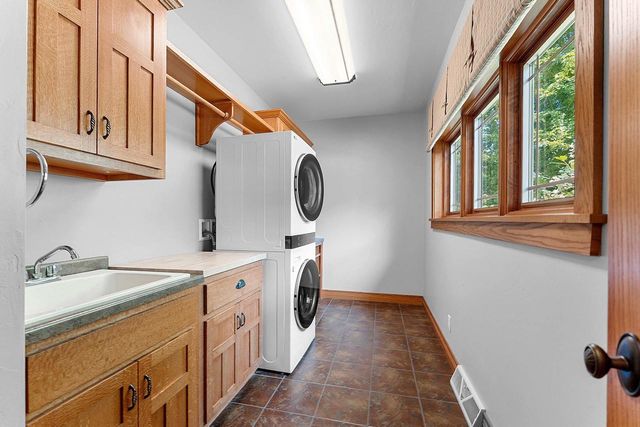 3940 SUNNYVIEW ROAD, De Pere, WI 54115