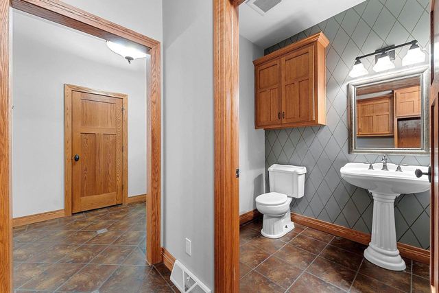 3940 SUNNYVIEW ROAD, De Pere, WI 54115