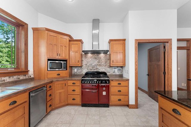 3940 SUNNYVIEW ROAD, De Pere, WI 54115