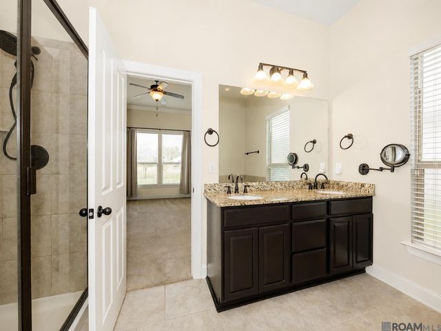 37436 Amalfi Dr, Prairieville, LA 70769