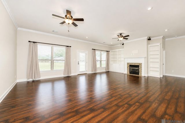 37436 Amalfi Dr, Prairieville, LA 70769