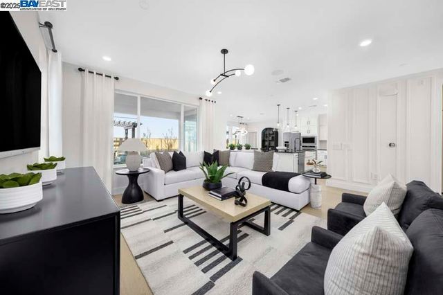 504 E Arabella Way, Mountain House, CA 95391