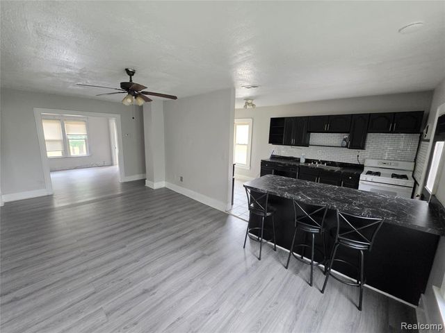 5124 UPPER Williamson Street, Dearborn, MI 48126