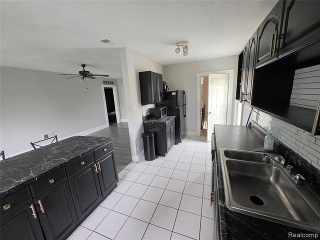 5124 UPPER Williamson Street, Dearborn, MI 48126