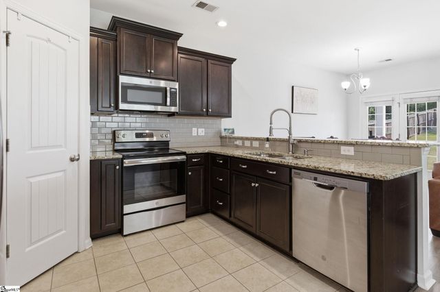 712 Hayden Lane, Inman, SC 29349