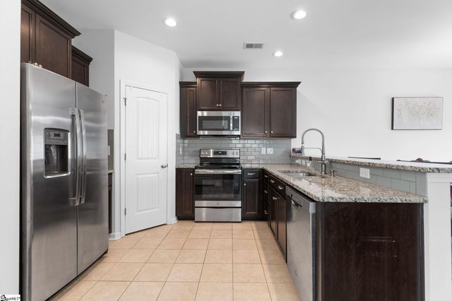 712 Hayden Lane, Inman, SC 29349