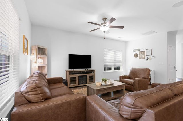 712 Hayden Lane, Inman, SC 29349