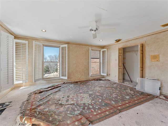 1809 Burton Hill Road, Fort Worth, TX 76107