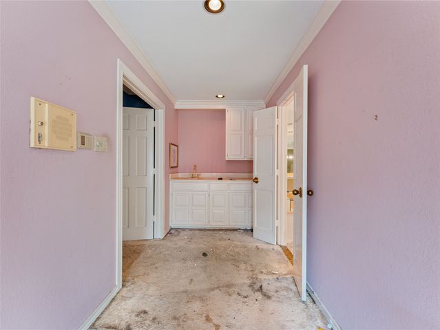 1809 Burton Hill Road, Fort Worth, TX 76107