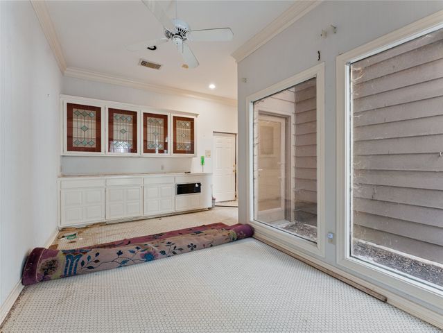 1809 Burton Hill Road, Fort Worth, TX 76107