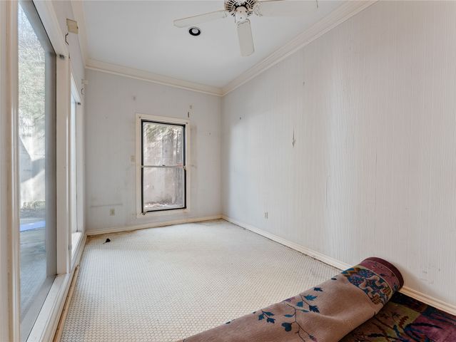 1809 Burton Hill Road, Fort Worth, TX 76107