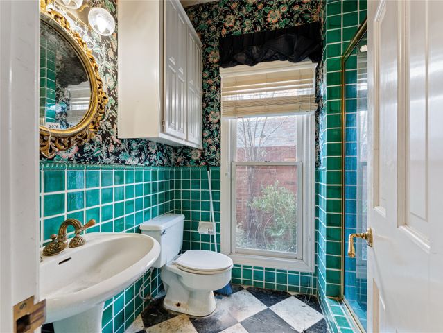 1809 Burton Hill Road, Fort Worth, TX 76107