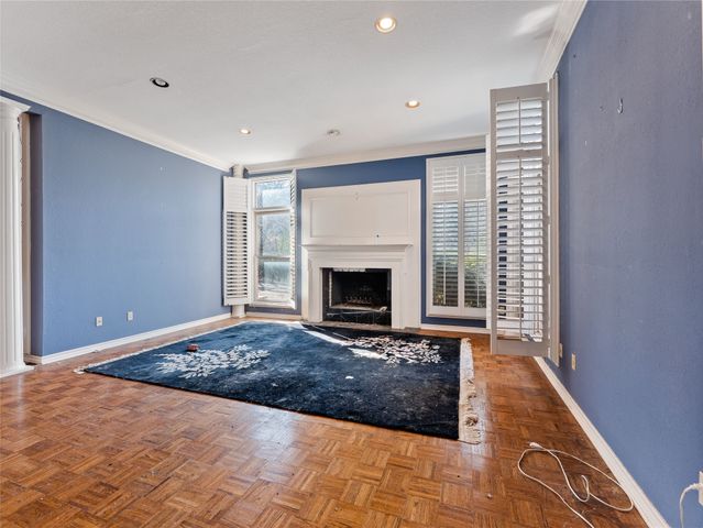 1809 Burton Hill Road, Fort Worth, TX 76107