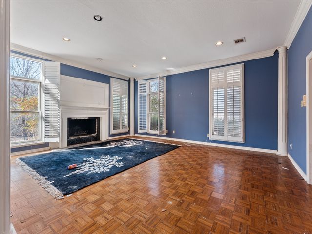 1809 Burton Hill Road, Fort Worth, TX 76107