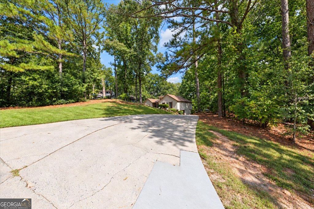575 Periwinkle Drive, Roswell, GA 30075 — photo 2