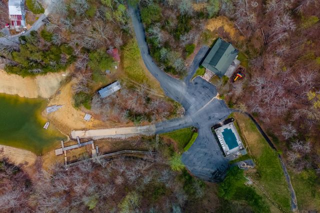 1134 Carroll Hill Lane, Sevierville, TN 37876