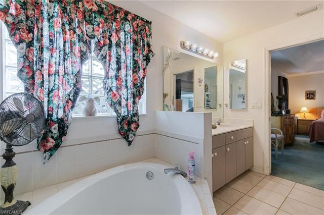 126 SE 16th TER, Cape Coral, FL 33990