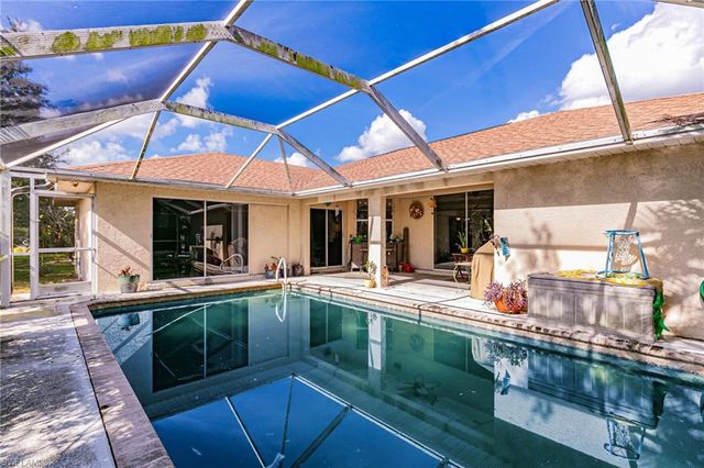 126 SE 16th TER, Cape Coral, FL 33990