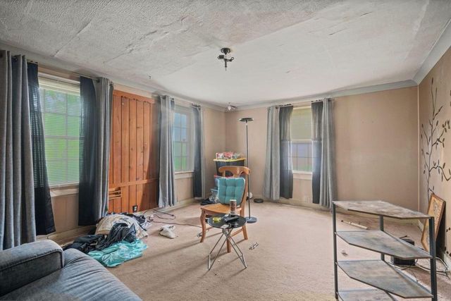 8738 W Fond Du Lac AVENUE, Milwaukee, WI 53225