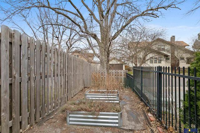 2301 S 19th Street, Lincoln, NE 68502