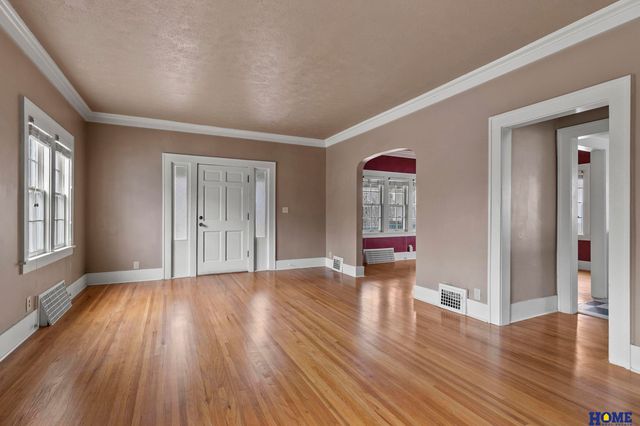 2301 S 19th Street, Lincoln, NE 68502