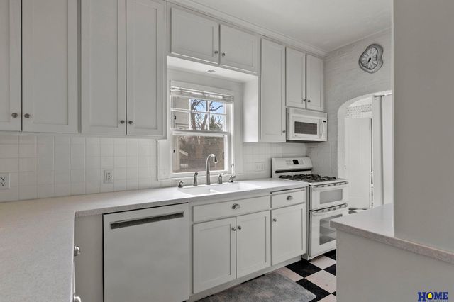 2301 S 19th Street, Lincoln, NE 68502