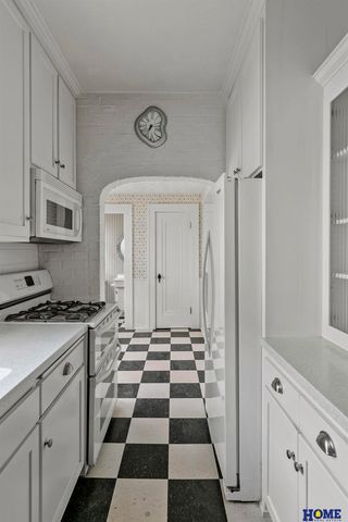 2301 S 19th Street, Lincoln, NE 68502