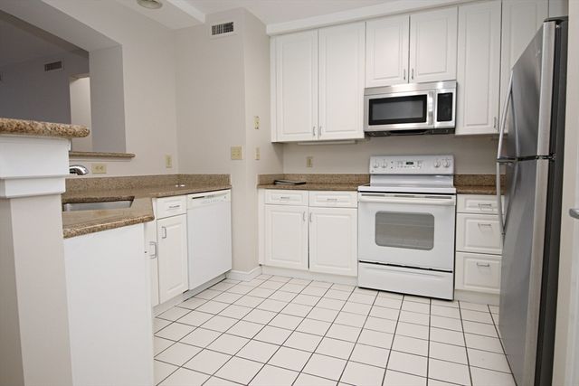 175 Cottage St 501, Chelsea, MA 02150
