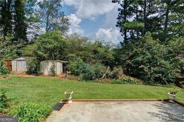 6428 Paradise Point Road, Flowery Branch, GA 30542