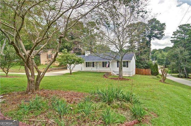 6428 Paradise Point Road, Flowery Branch, GA 30542