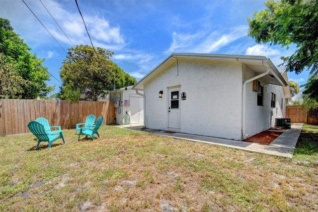 103 SW 10th Avenue, Boynton Beach, FL 33435