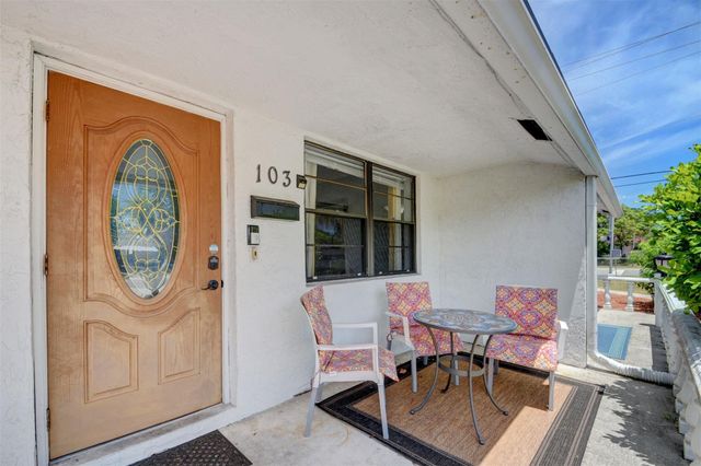 103 SW 10th Avenue, Boynton Beach, FL 33435