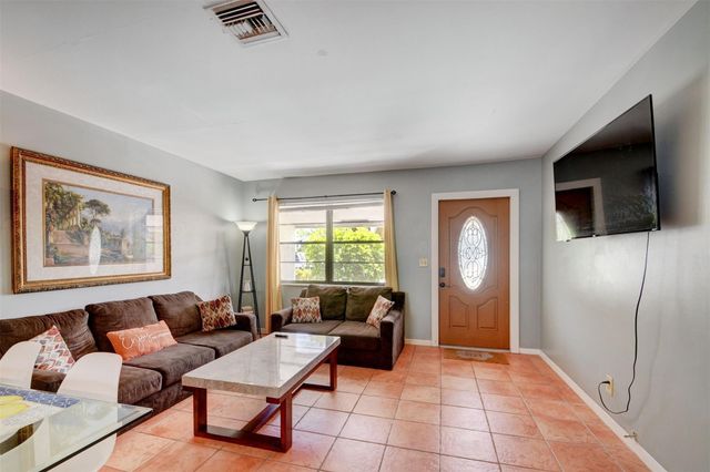 103 SW 10th Avenue, Boynton Beach, FL 33435