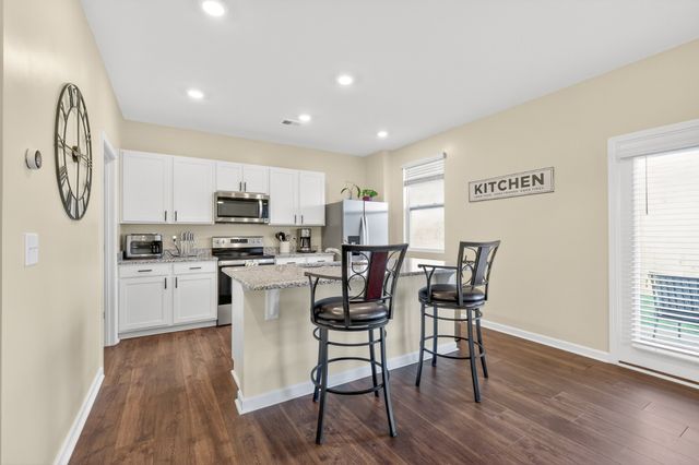 2200 Stonemeade Dr, Spring Hill, TN 37174