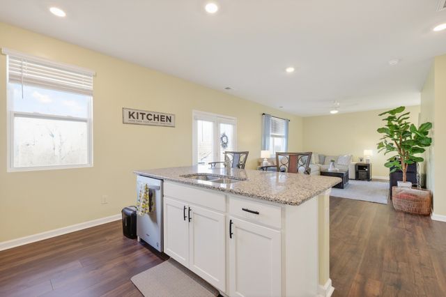 2200 Stonemeade Dr, Spring Hill, TN 37174