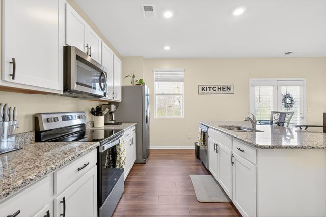 2200 Stonemeade Dr, Spring Hill, TN 37174