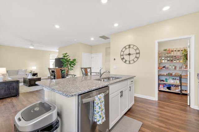 2200 Stonemeade Dr, Spring Hill, TN 37174