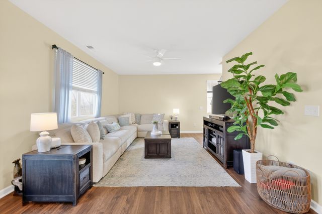 2200 Stonemeade Dr, Spring Hill, TN 37174